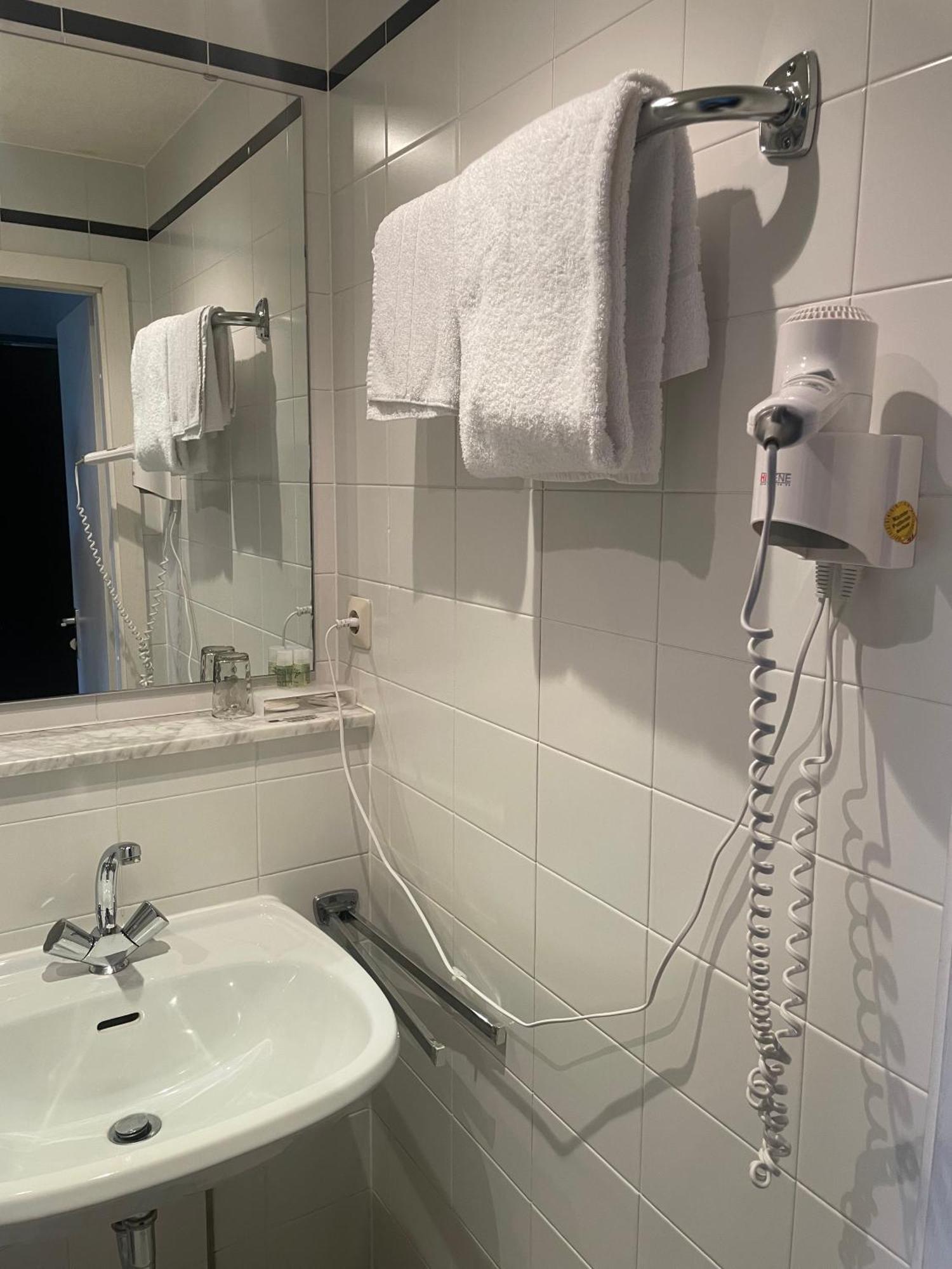 Hotel Bitterfelder Hof Eksteriør billede
