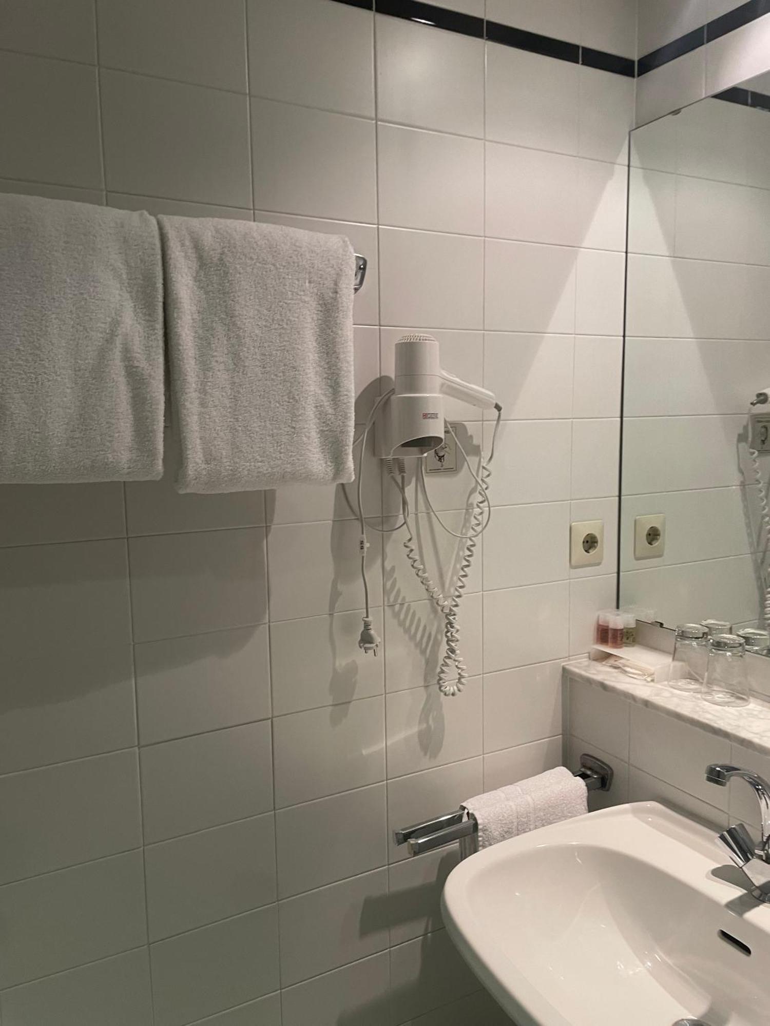 Hotel Bitterfelder Hof Eksteriør billede