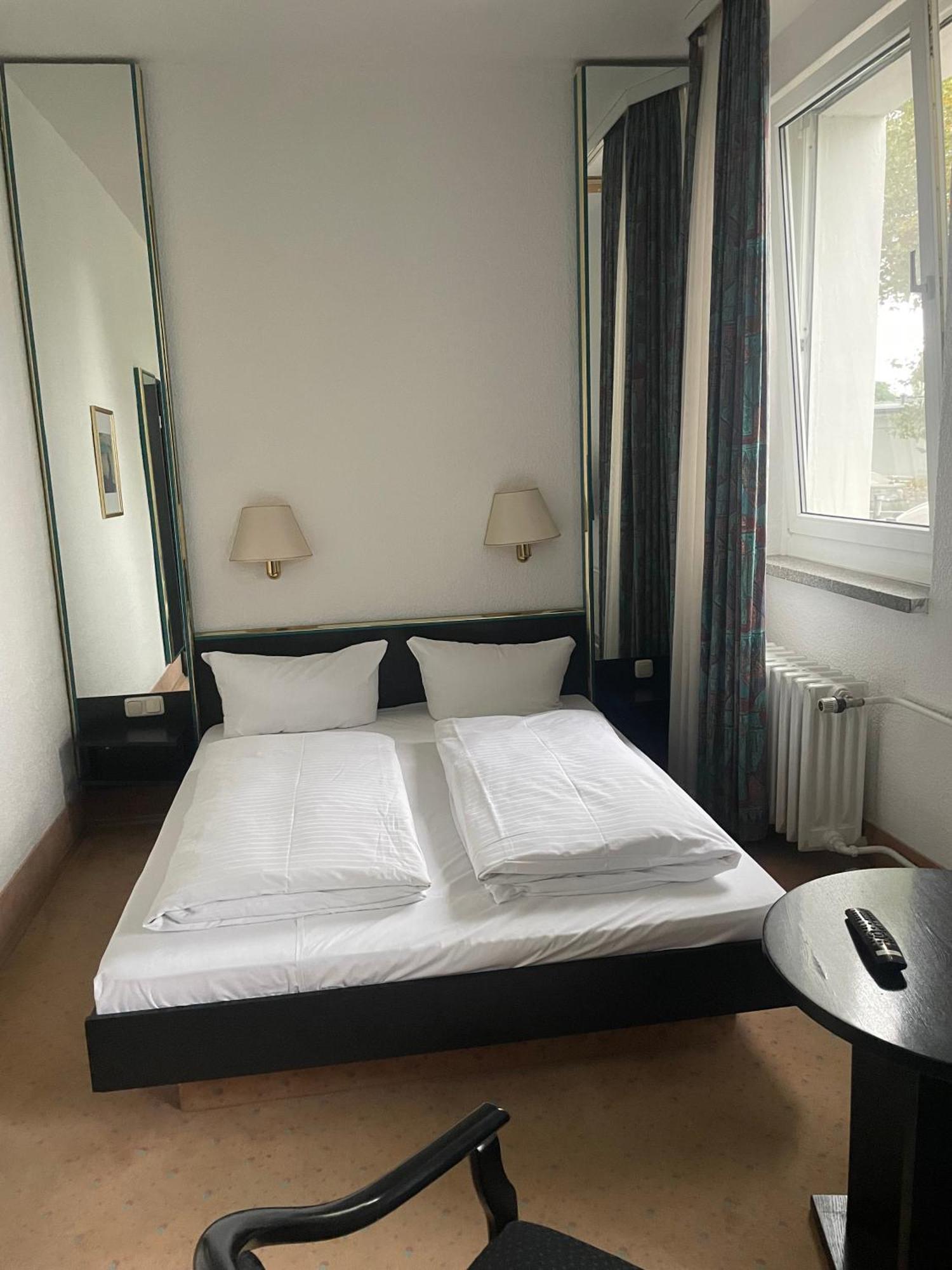 Hotel Bitterfelder Hof Eksteriør billede